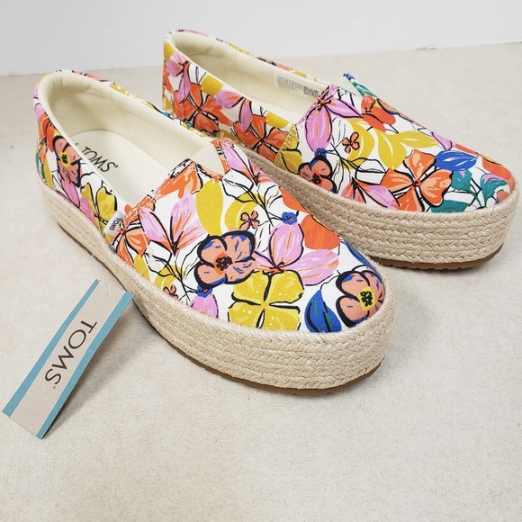 TOMS "Valencia" Multipaimted Floral Print Women's Size 6.5m *NWT* - Picture 1 of 8